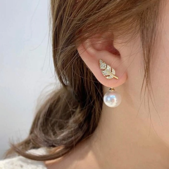 Rhinestone Leaf & Pearl Drop Earrings - Picture 2 of 4